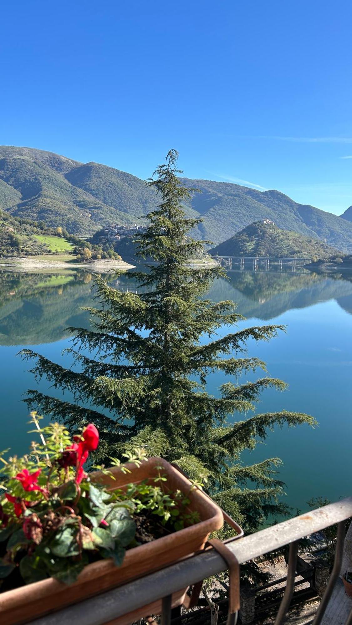 B&B La Casetta Sul Lago Colle di Tora Exterior foto